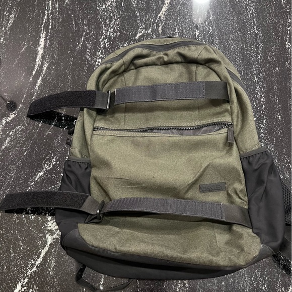 Oakley Transit Sport Backpack Utility Laptop Work Outdoor Water Repellent - Picture 9 of 16